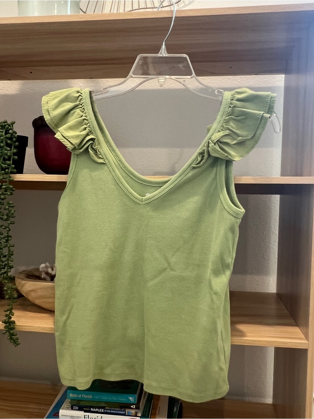 Old Navy Ribbed Ruffled V-Neck Tank Top - Light Green